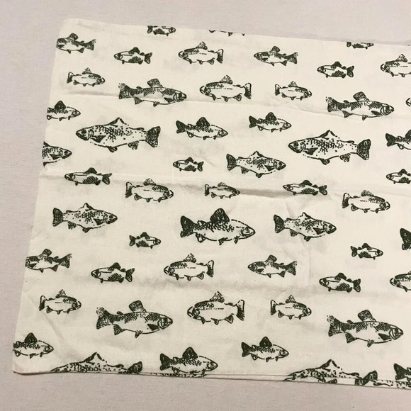 Eddie Bauer School of Fish Lot of 2 Pillow Cases 29.5 x 19 Inch - Picture 5 of 16